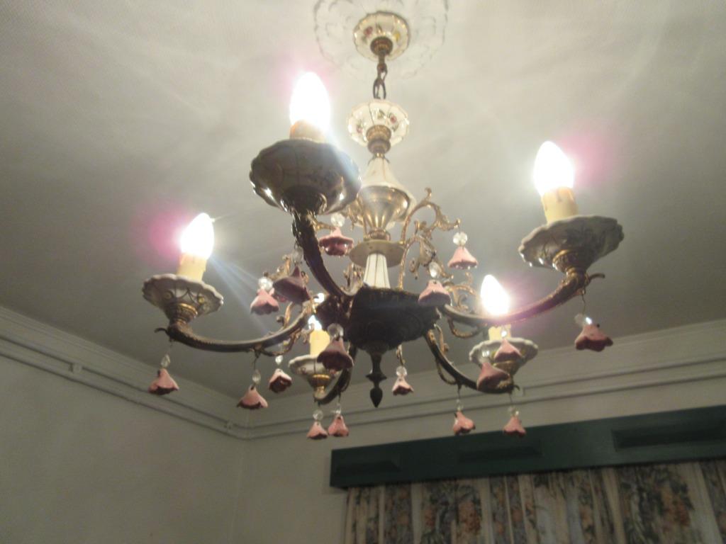 Lustre romantique ancien avec petites roses en faience, Maison & Meubles, Enlèvement, Utilisé, Autres matériaux, Romantique