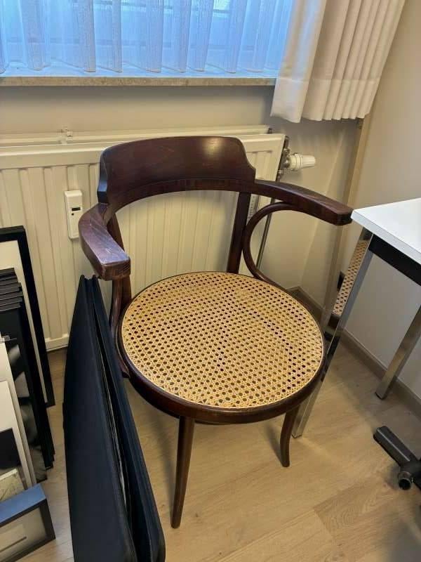 Michael Thonet stoel, Ophalen