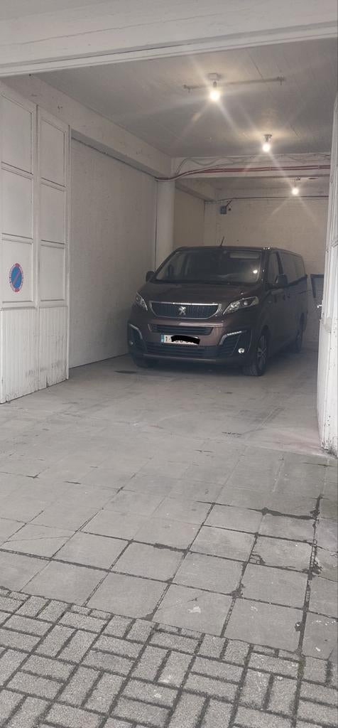 Entrepôt 45m2 à louer sur Gilly, Enlèvement