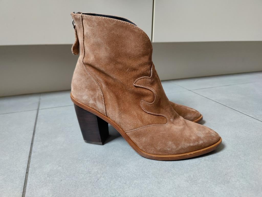 Lederen (daim) cowboy boots 'Zinda' maat 38, Bruin, Lage of Enkellaarzen, Ophalen of Verzenden, Zo goed als nieuw