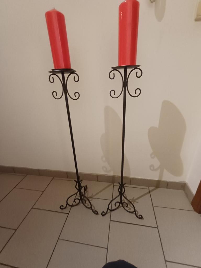 Staanders kaarsen, Enlèvement