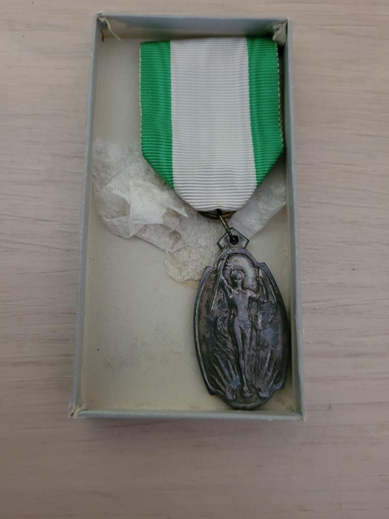 Eremedaille Schaarbeek deze helden 14-18, Ophalen of Verzenden, Landmacht, Lintje, Medaille of Wings