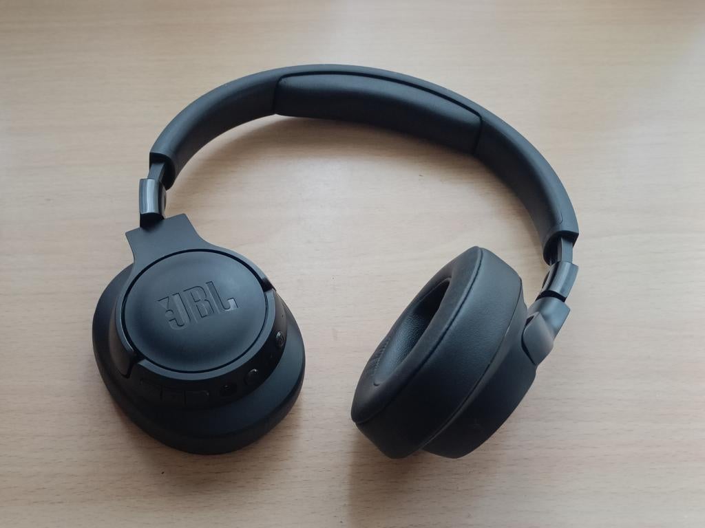 Hoofdtelefoon JBL 750 cancel noise, Ophalen of Verzenden, Zo goed als nieuw