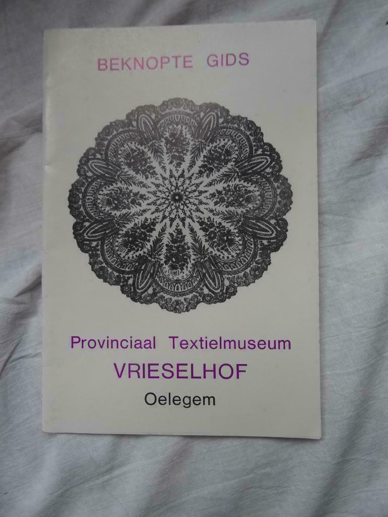 Beknopte Gids Textielmuseum Vrieselhof Oelegem, Enlèvement ou Envoi, Utilisé, Guide ou Livre de voyage