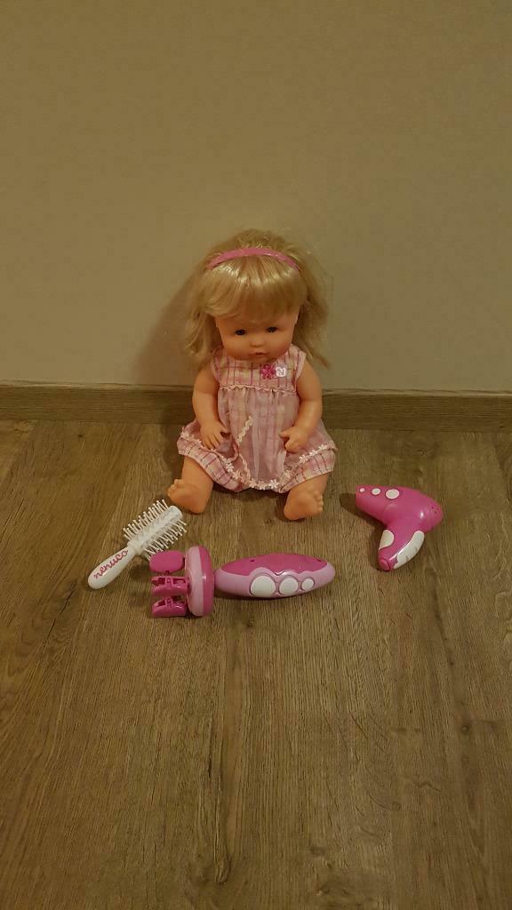 Nenuco pop met lange haren en haaraccessoires, Enlèvement, Comme neuf, Baby Pop