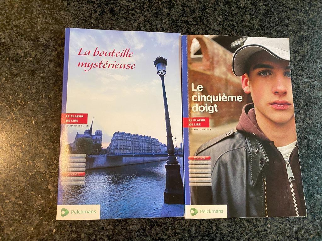 Le Cinquième doigt en La Bouteille Mystérieuse Frans boek, Boeken, Ophalen of Verzenden, Fictie, Richard De Boeck, Zo goed als nieuw