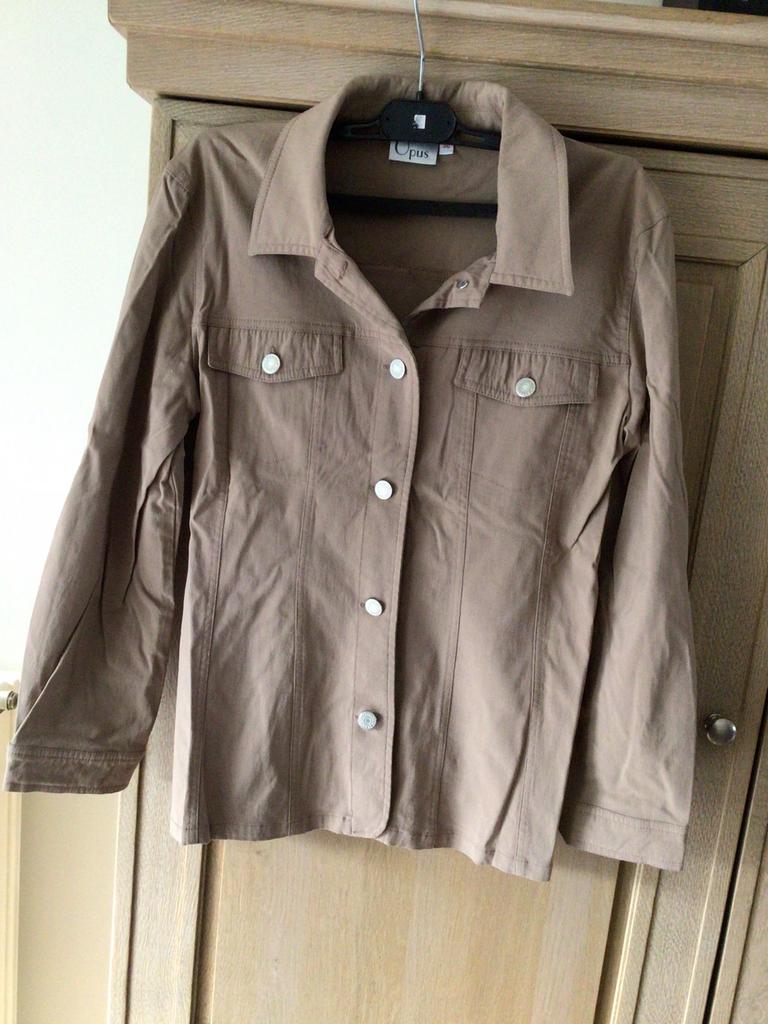 Blous of vest, Opus, maat 36, Ophalen of Verzenden, Zo goed als nieuw, Maat 36 (S), Beige