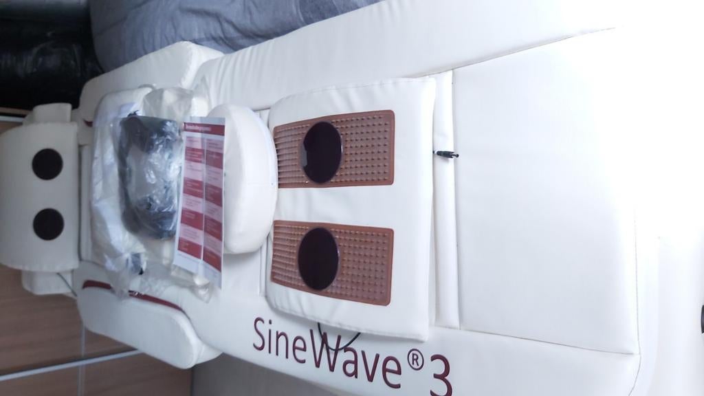 massagebed + infrarood Sinewave (elektrisch) 16 programma's, Ophalen, Zo goed als nieuw