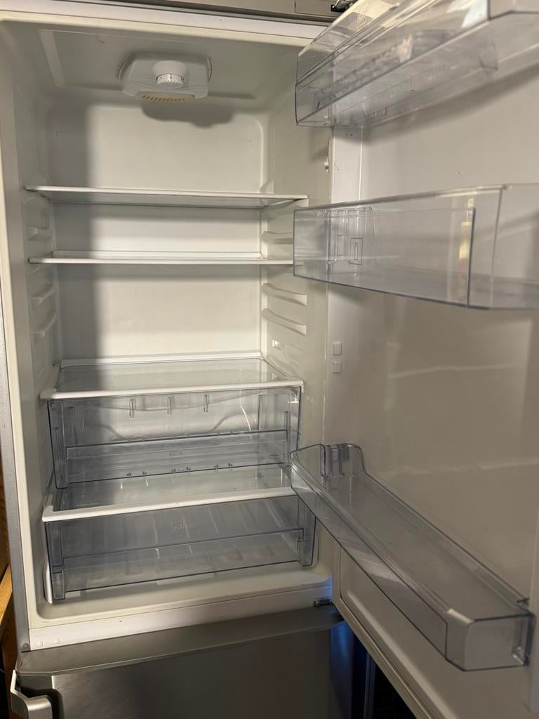 koelkast met diepvries beko, Ophalen, Zo goed als nieuw