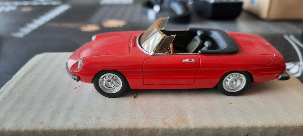 MRF-record Alfa Romeo Spider (coda tronca) 1300-1600-1750-20, Enlèvement ou Envoi, Comme neuf, Voiture, Autres marques