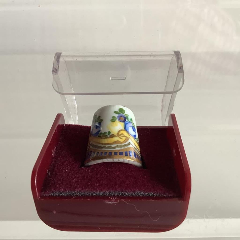 prachtige antieke handgeschilderde Limoges vingerhoed, Ophalen of Verzenden