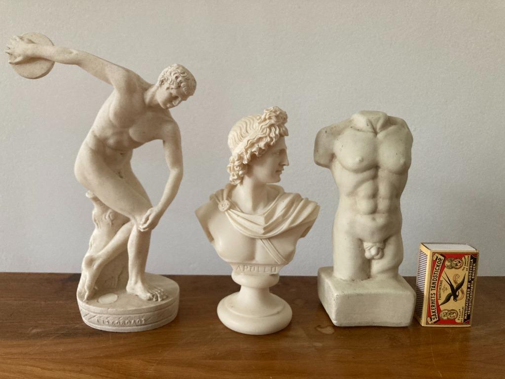 3 mini-figurines grecques romaines en pierre blanche en marb, Collections, Statues & Figurines, Comme neuf, Enlèvement ou Envoi