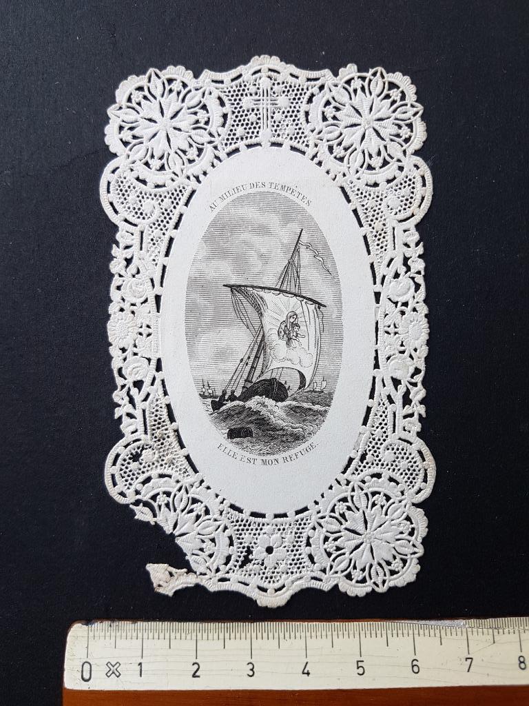 Santje Heiligenprentje met kant Holy card Devotie Boot, Verzamelen, Bidprentjes en Rouwkaarten, Verzenden, Bidprentje