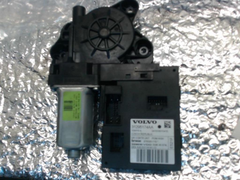 Moteur essuie glace avant droit Volvo V 40 BK 2016 LP/14886, Enlèvement, Utilisé, Volvo