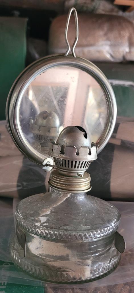 Ancienne lampe à pétrole, Enlèvement