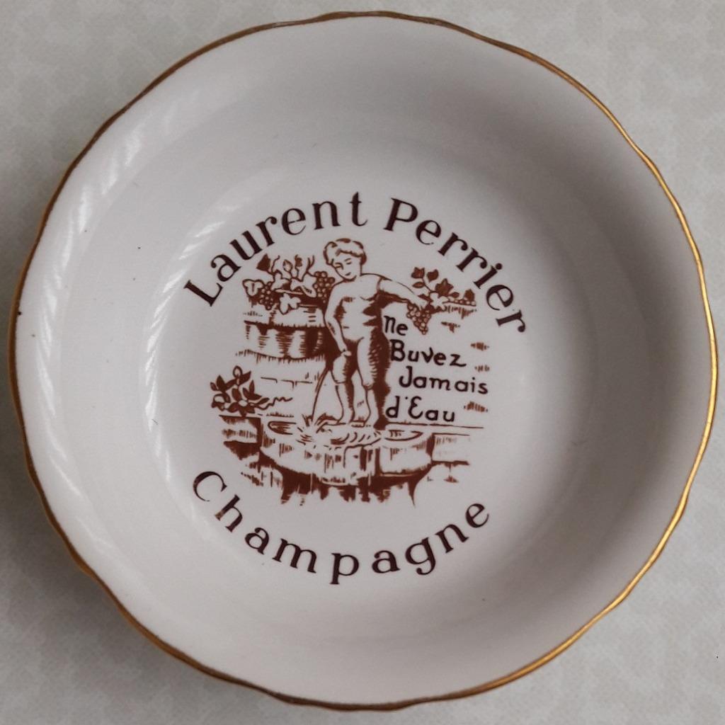 Coupelle cendrier Laurent Perrier Champagne n 7, Envoi, Comme neuf, France, Champagne