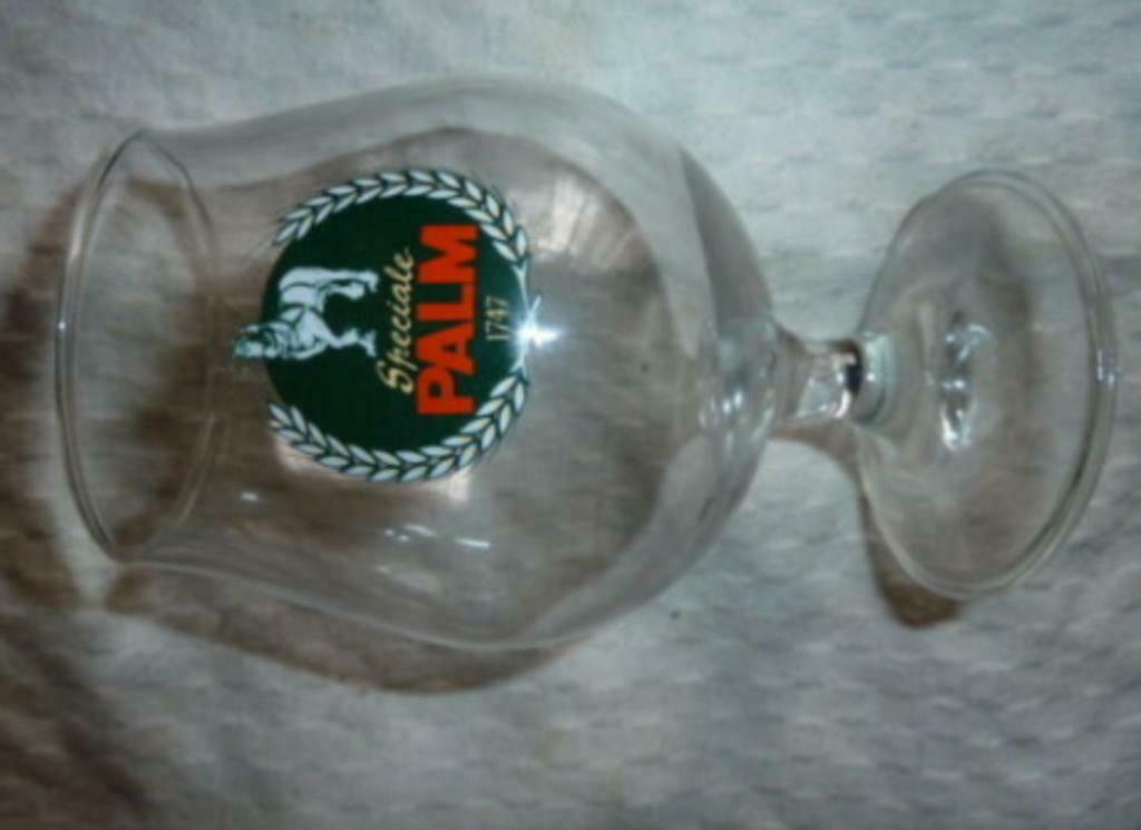 bier glas PALM ' paard links & krans ' Brij Palm Steenhuffel, Enlèvement ou Envoi, Neuf, Verre à bière