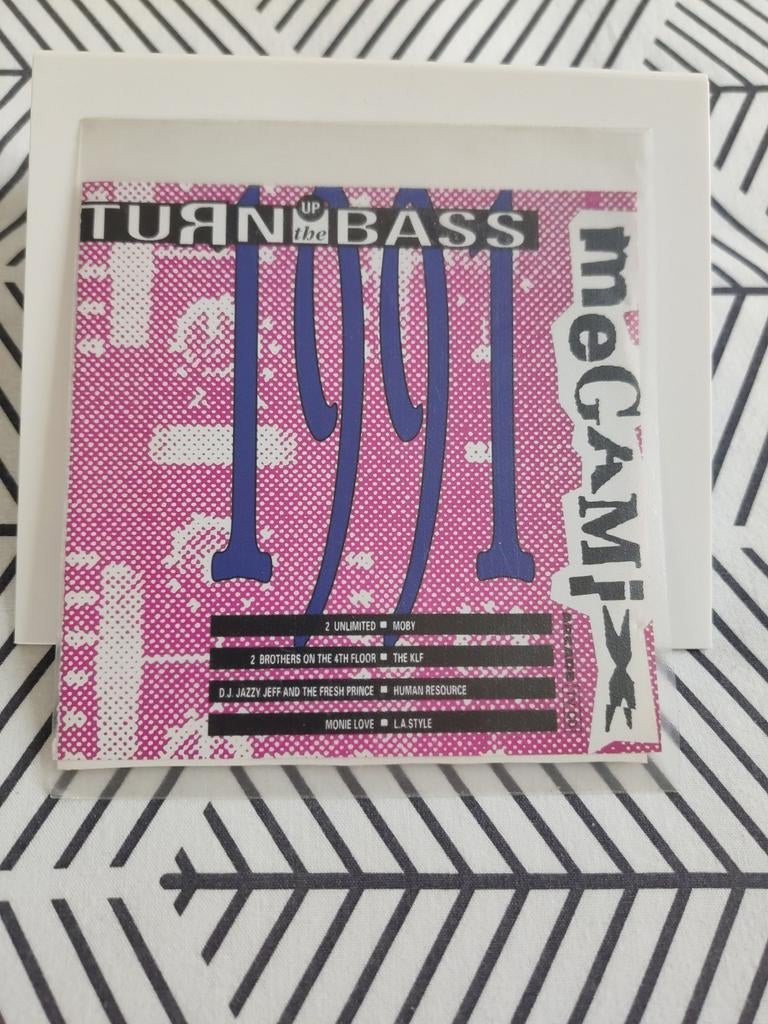 Turn up the bass 1991 megamix - zie foto's- dance., Ophalen of Verzenden, Zo goed als nieuw