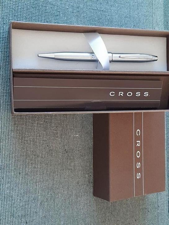 Nieuwe zilveren CROSS balpenbox, Verzamelen, Pennenverzamelingen, Ophalen of Verzenden, Zo goed als nieuw, Vulpen, Cross