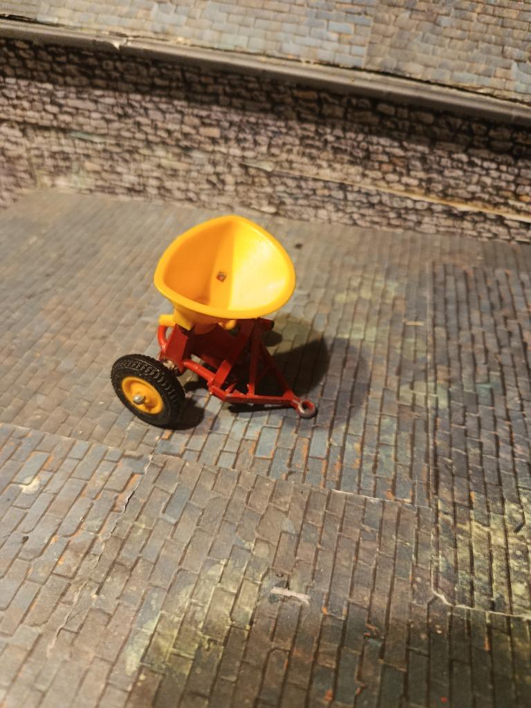 Épandeur à engrais Vicon Britains rouge et jaune, Enlèvement ou Envoi, Utilisé, Tracteur et Agriculture, Britains