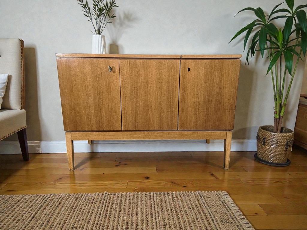 vintage houten kast / dressoir / audiomeubel, Antiek en Kunst, Curiosa en Brocante, Ophalen of Verzenden