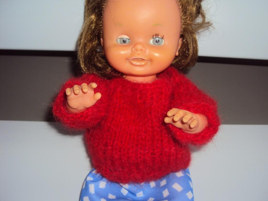 Poppenkleedjes - Poppenkleertjes - Rood truitje, Kinderen en Baby's, Speelgoed | Poppen, Ophalen of Verzenden, Nieuw