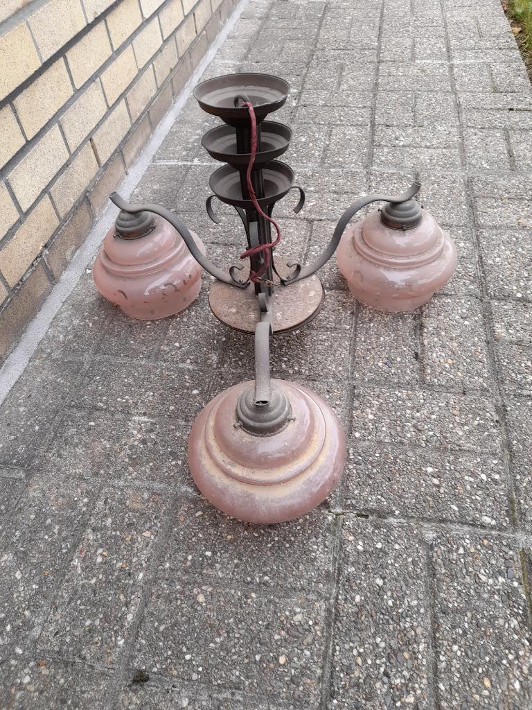 LUSTER ANTIEK met roze glazen lamp kapjes., Antiek en Kunst, Ophalen of Verzenden
