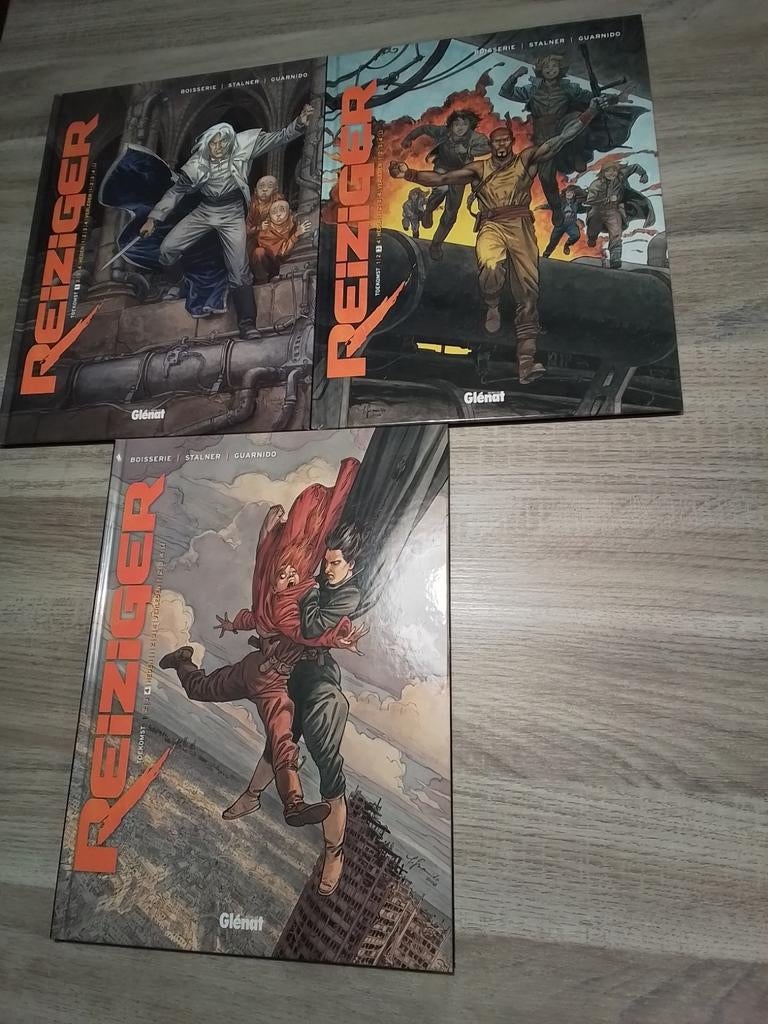 Reiziger toekomst album 1 en 4 HC, Boeken, Stripverhalen, Ophalen of Verzenden, Zo goed als nieuw