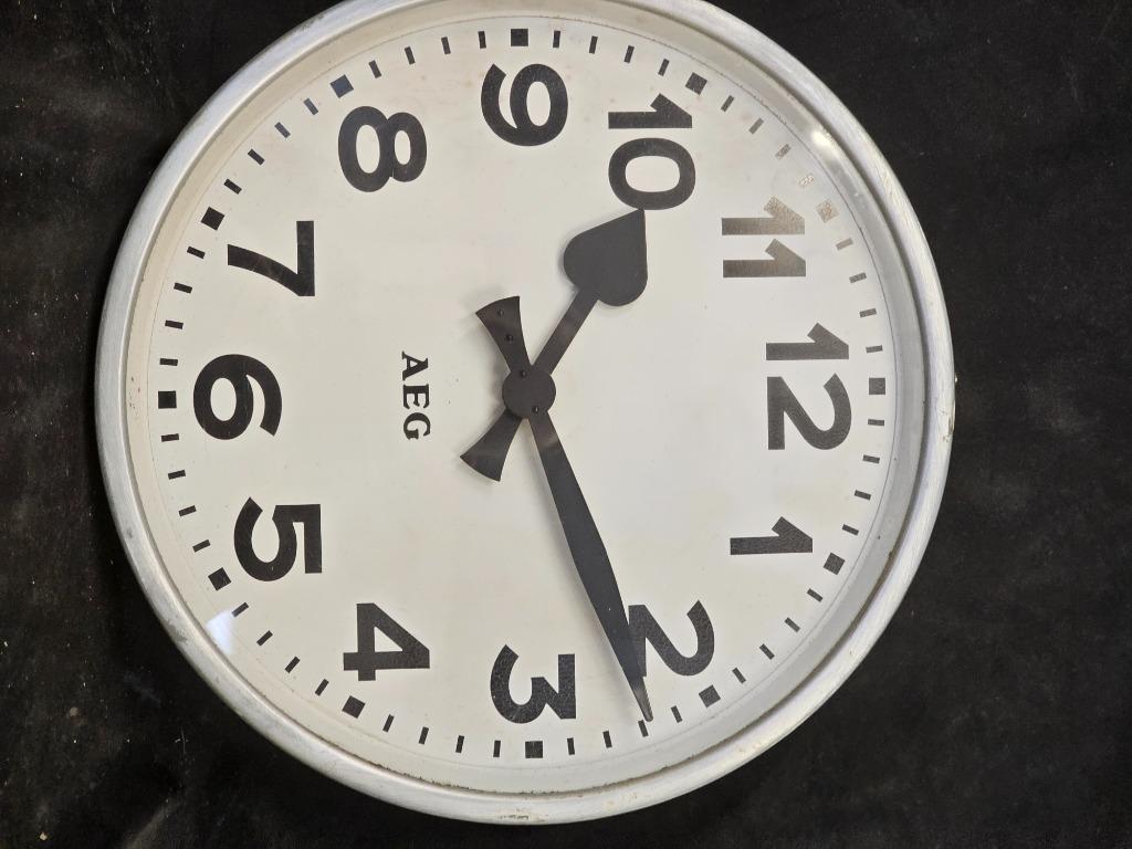 Vintage AEG klok, Ophalen of Verzenden