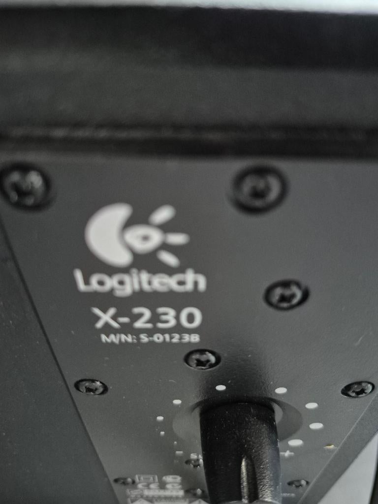 Box logitech X-230, Enlèvement, Utilisé