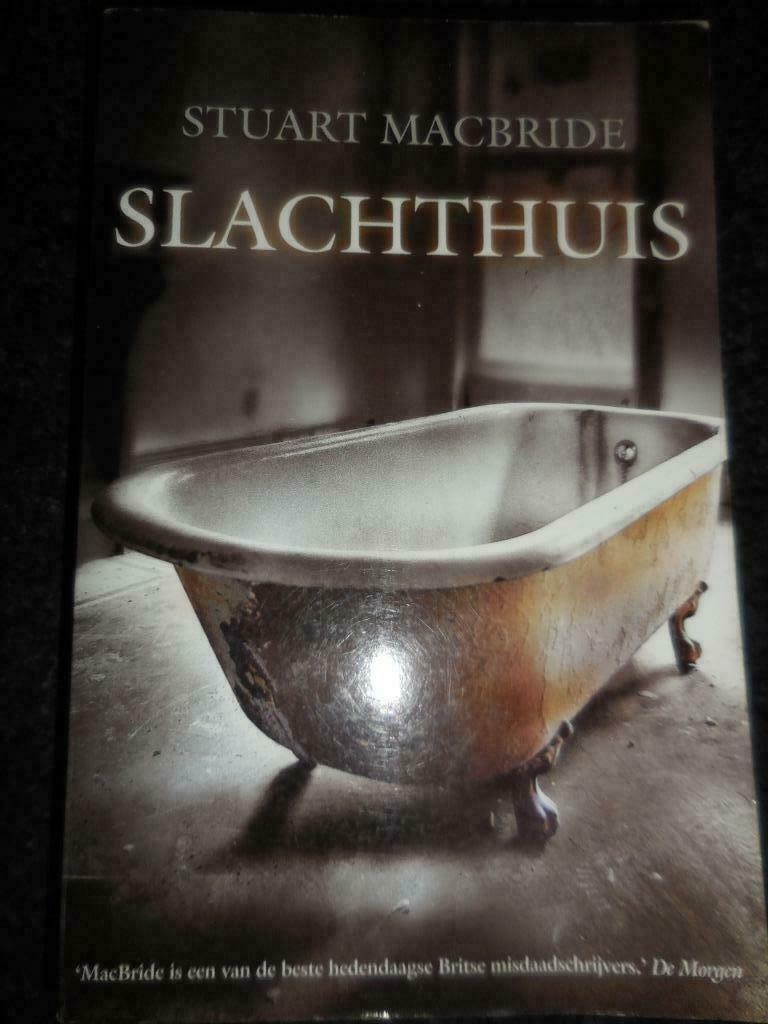 [789] boek : slachthuis van Stuart Macbride thriller, Boeken, Ophalen of Verzenden