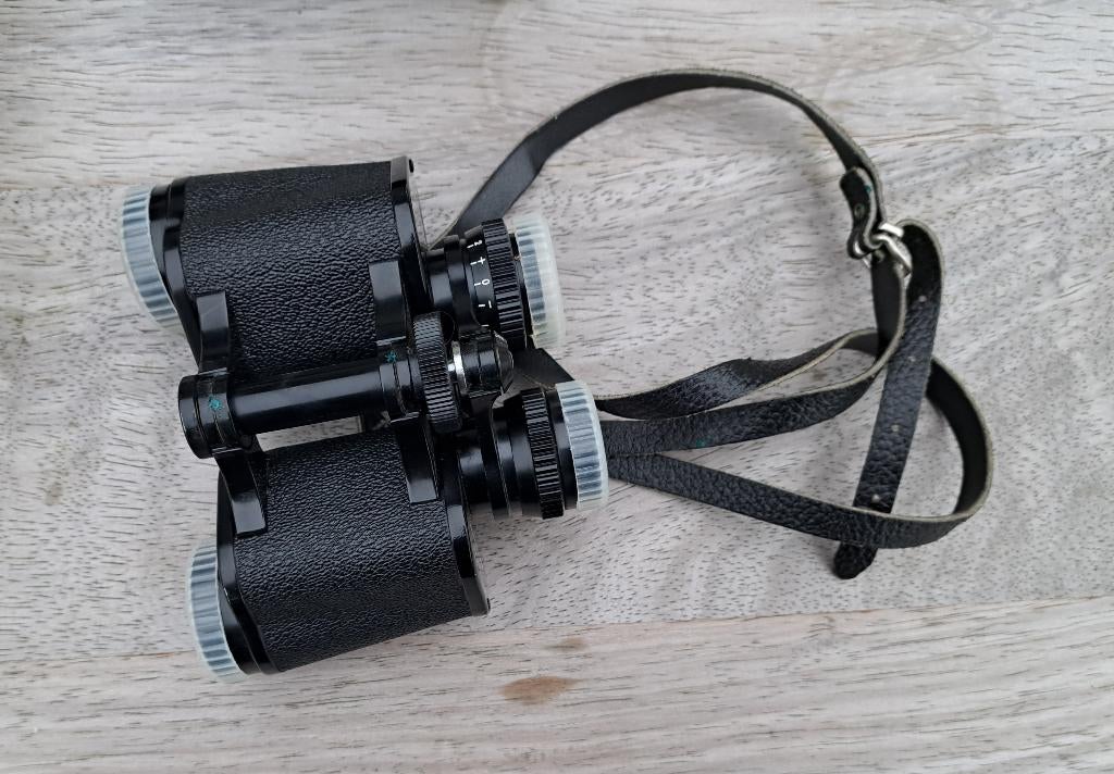 vintage Yashica verrekijker 30mm lenzen vergroting x8, Ophalen of Verzenden, Gebruikt, 8 tot 12x, Porro (met knik)