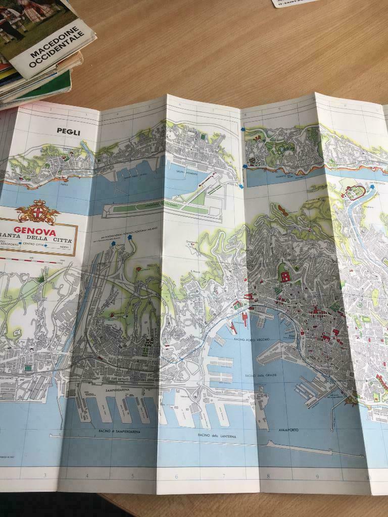 carte cartonnée géographique ville de Gênes   45x90 cm   vin, Livres, Neuf, Enlèvement ou Envoi, Carte géographique, Italie
