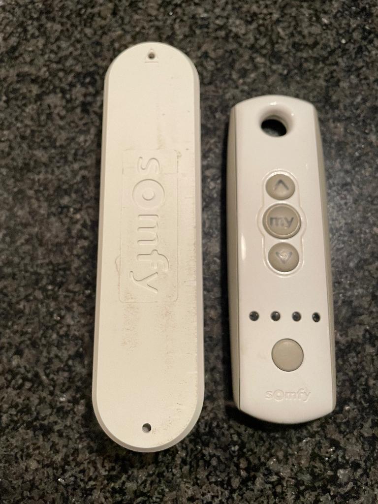 afstandsbediening  en winddetector zonnetent merk SOMFY, Tuin en Terras, Zonneschermen, Ophalen of Verzenden, Gebruikt, Knikarmscherm
