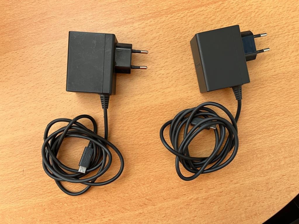 Lot 2 Chargeurs Officiels Nintendo Switch - Originaux, Enlèvement ou Envoi, Comme neuf, Switch