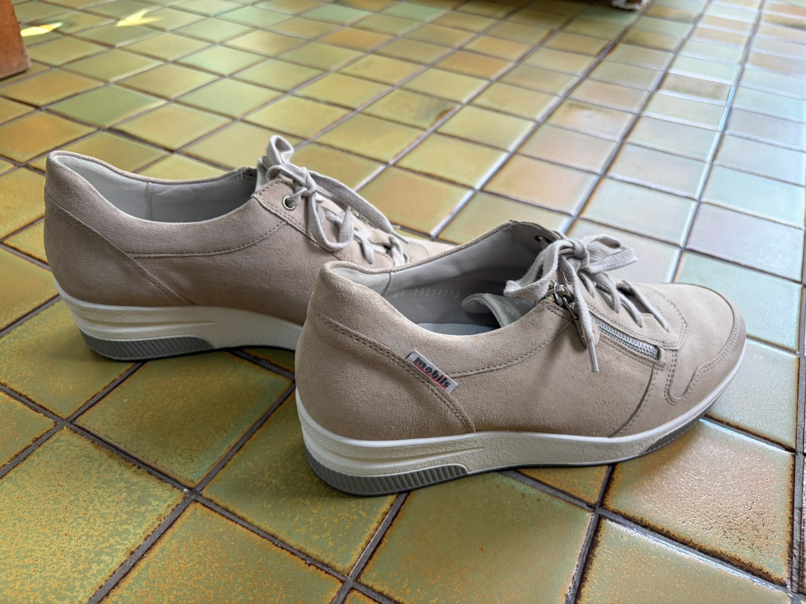Mephisto schoenen Mobilis maat 39,5 - beige, Beige, Sneakers et Baskets, Comme neuf, Enlèvement