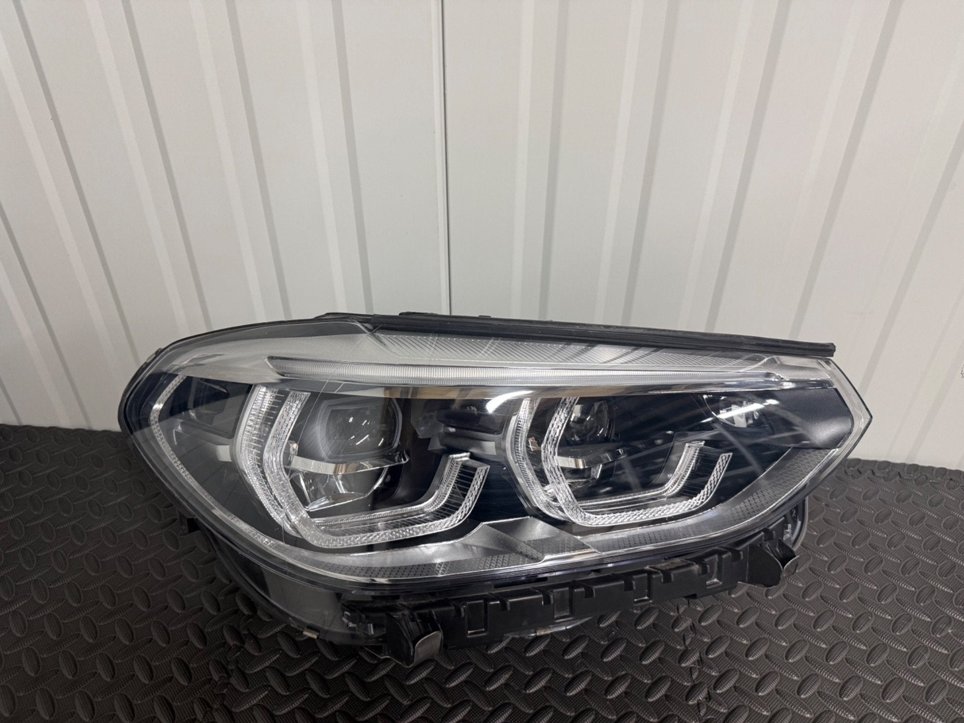 Bmw X3 G01/X4 G02 Adaptive Led koplamp R 9491682, Auto-onderdelen, Petuelring 130
80788  Munich, DE, Info@bmw.de, Nieuw, BMW