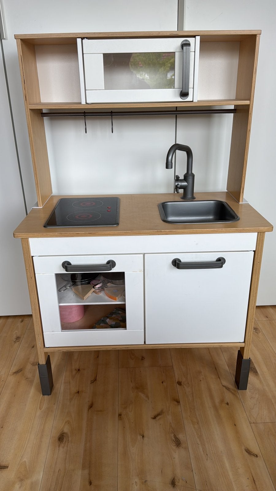 Ikea speel keukentje in zeer goede staat + keukengerief, Ophalen, Zo goed als nieuw