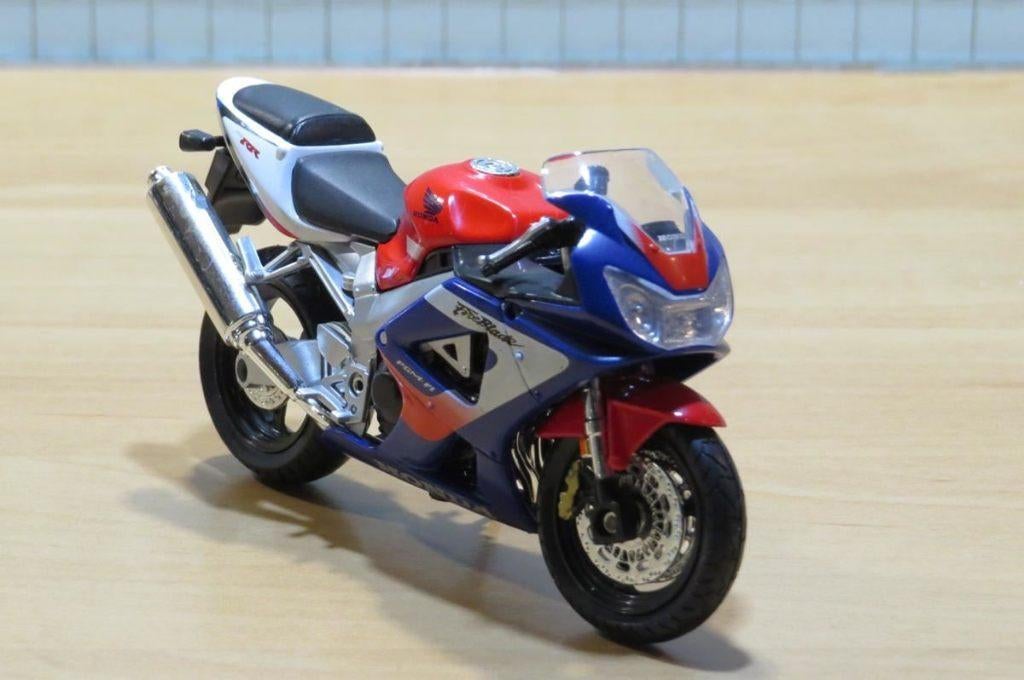 Honda CBR900RR Fireblade 929 tricolore 1:18 12164 los, Enlèvement ou Envoi, Neuf, Moteur, Welly