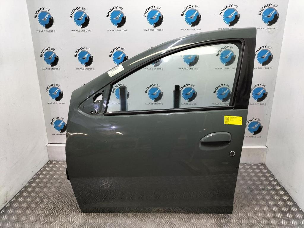 DACIA DUSTER HMMT 1.0 TCe 100 E-G Extr  PORTIER LV  2023, Gebruikt, Deur, Voor, Ophalen of Verzenden