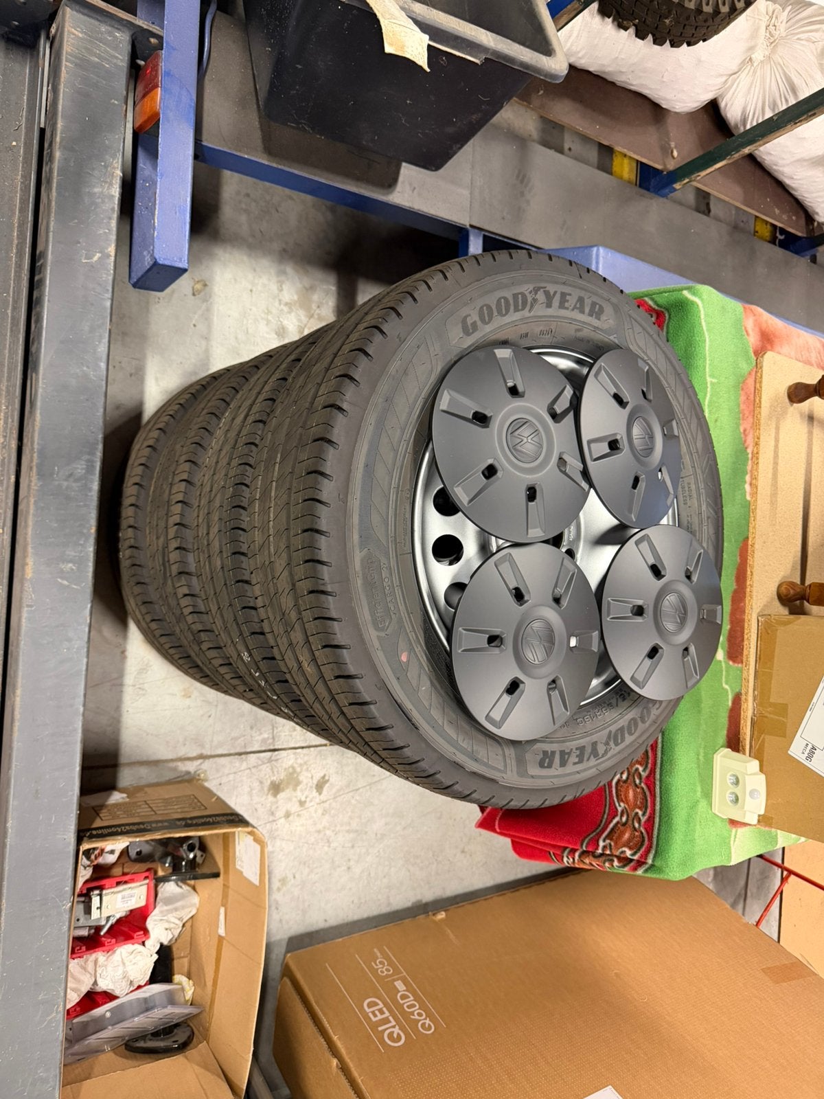 Nieuw !!! Volkswagen transporter T7 / ford custom 2026, Ophalen, 215 mm, 16 inch, Banden en Velgen