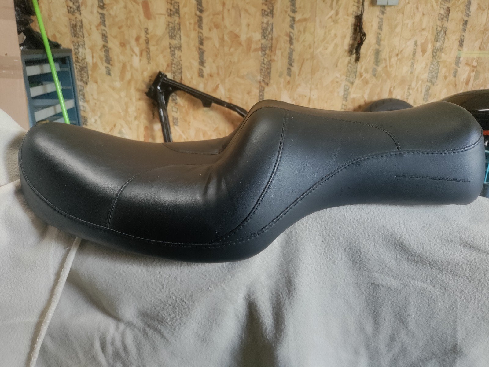 Sportster zadel, Ophalen