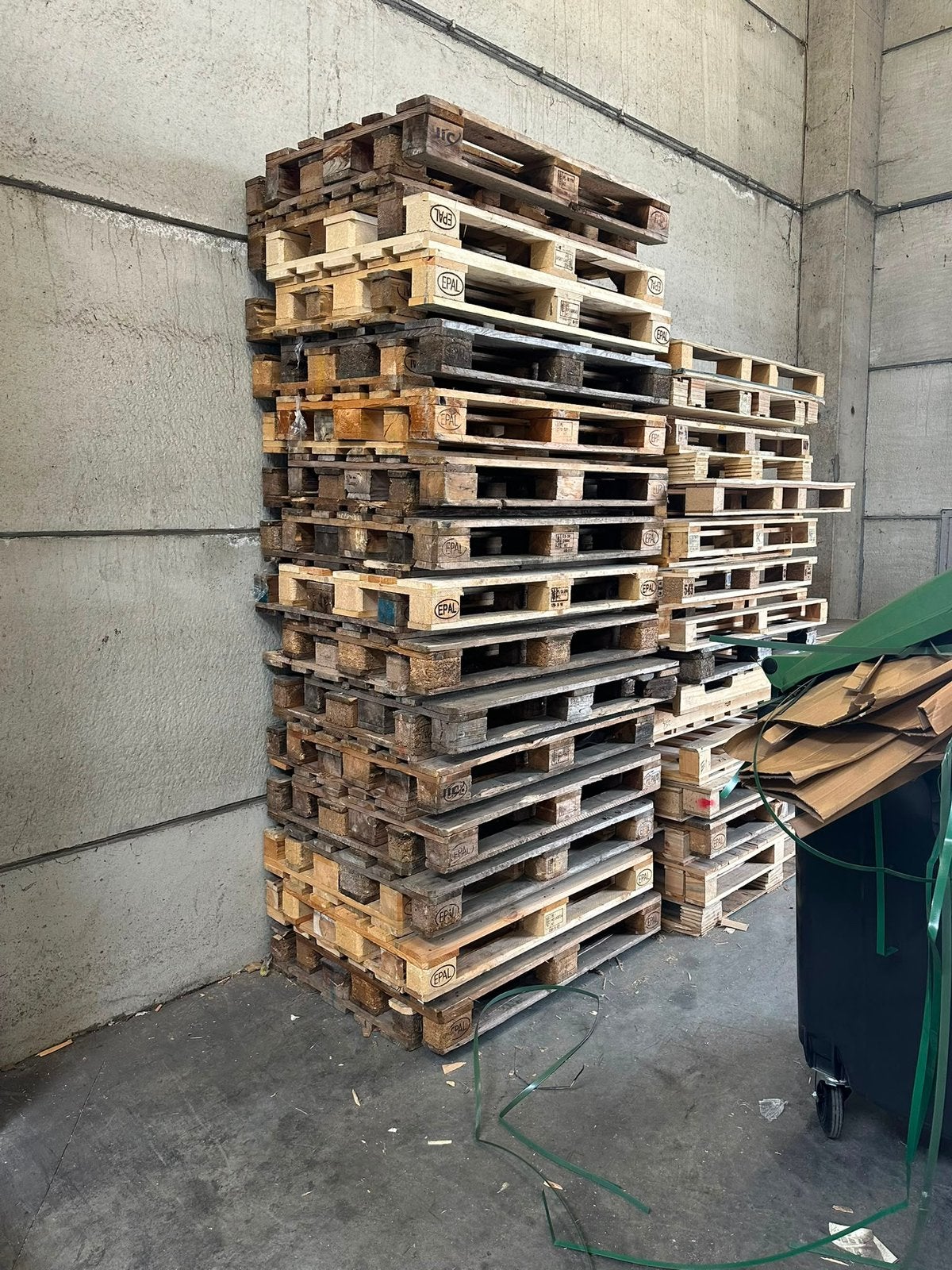 30 europaletten epal te koop, 50 mm ou plus, Enlèvement ou Envoi, Moins de 200 cm, Autres essences de bois