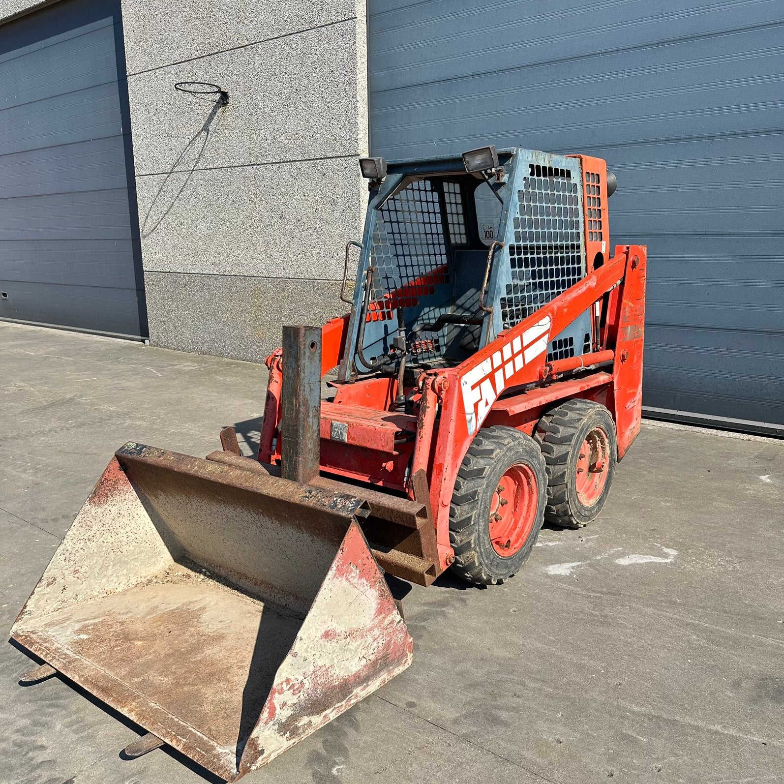 Bobcat merk Faii 333, Enlèvement