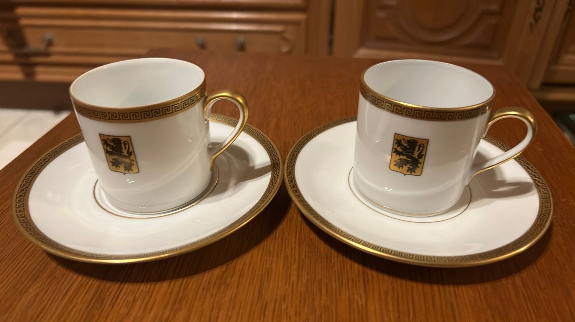 2 tasses à café en métal doré, Antiquités & Art, Enlèvement ou Envoi