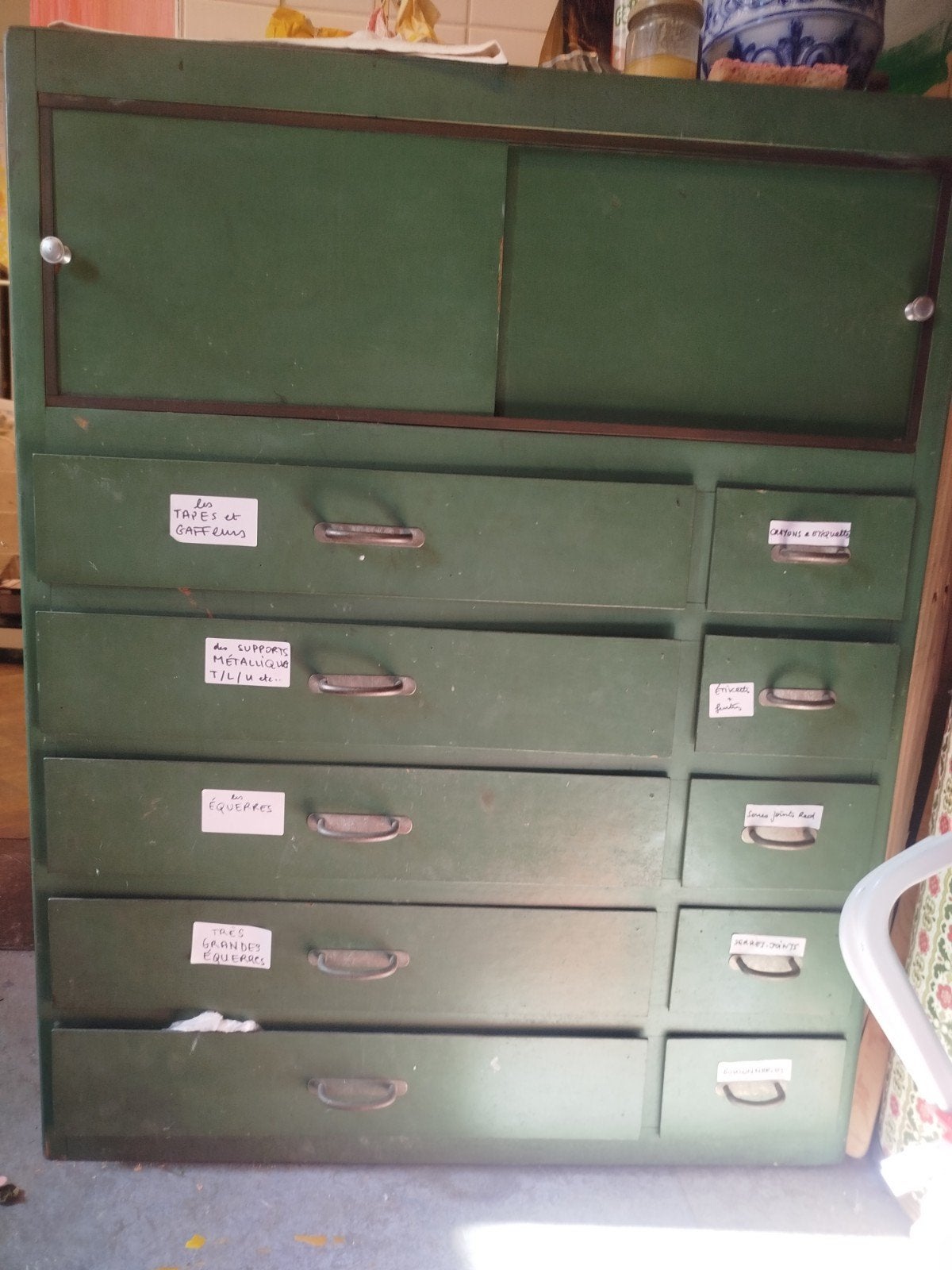 Meuble à métiers, à tiroirs, d'atelier artisanal, Ophalen