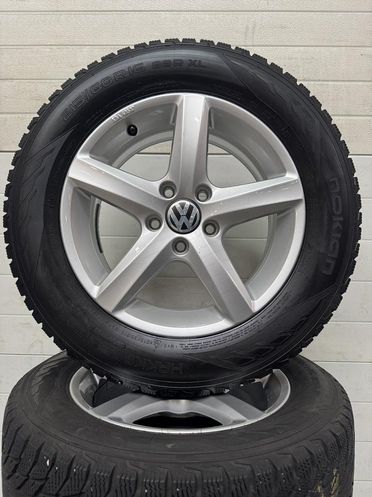 16’’VOLKSWAGEN PASSAT GTE VELGEN WINTERBANDEN ORIG, Auto-onderdelen, Banden en Velgen, -, Banden en Velgen, Gebruikt, 215 mm