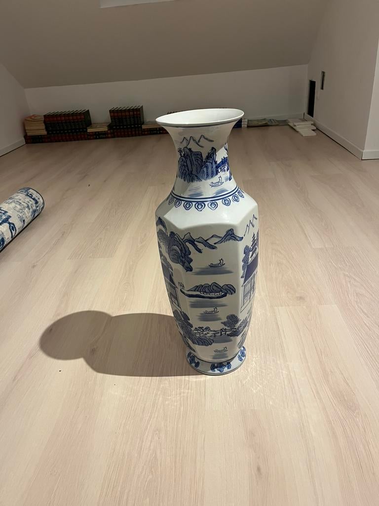 Grote blauw-witte porseleinen vaas – Boch Maastricht – Delft, Antiek en Kunst, Ophalen