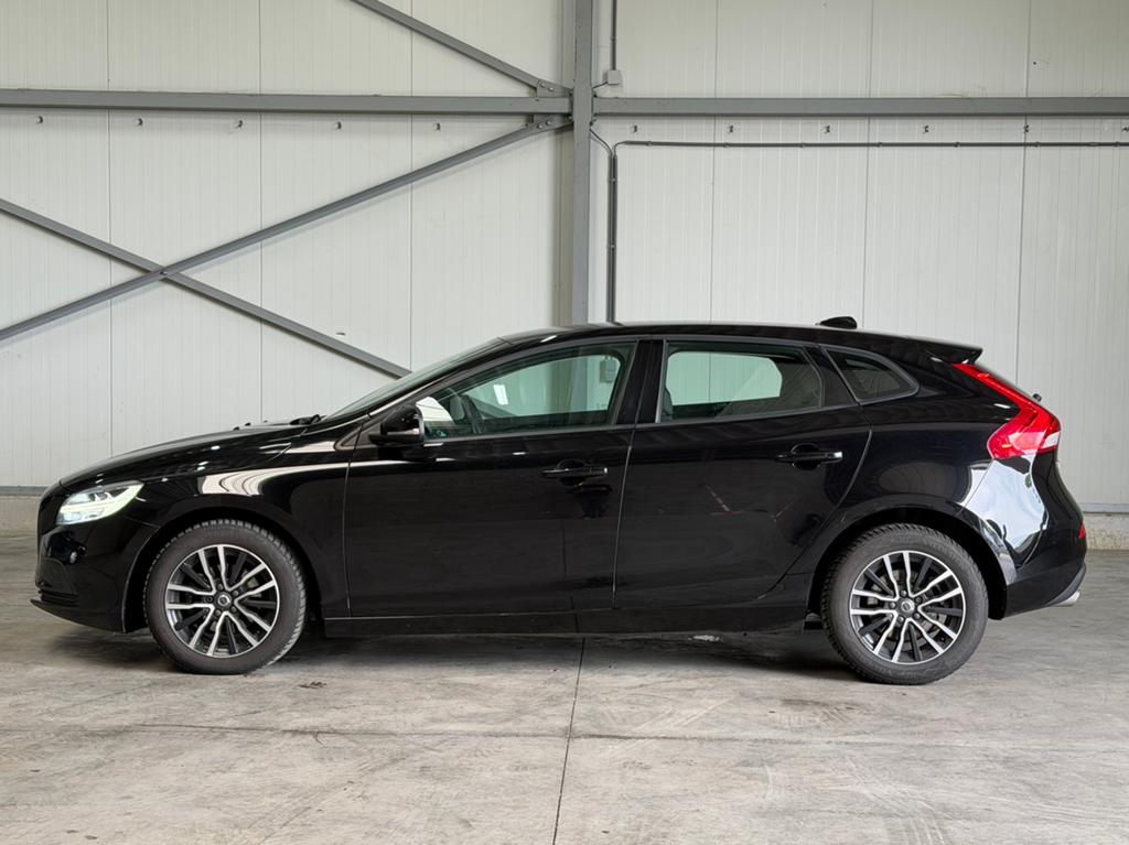 Volvo V40 2.0d 2019 | Euro 6 | LED | Navigatie | Airco |, Testrit aan huis, 1969 cc, Zwart, Leder