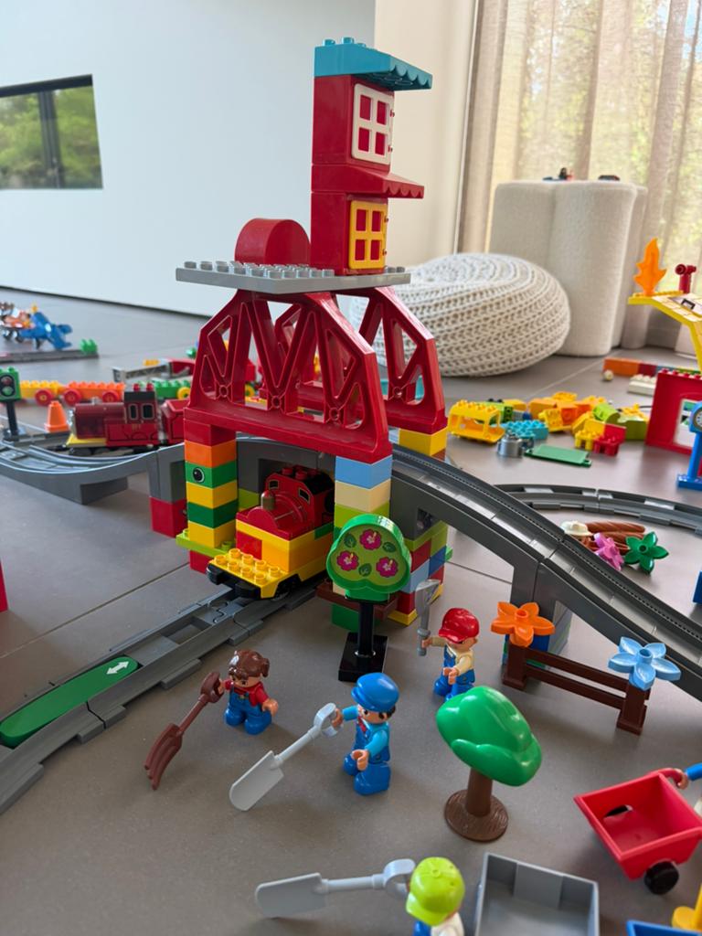 Lot énorme LEGO DUPLO Deluxe, de Disney, etc. et d'armoires!, Enlèvement, Comme neuf